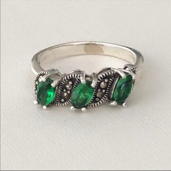 MARCASITE AND GREEN CZS RING - Picture 4 of 7